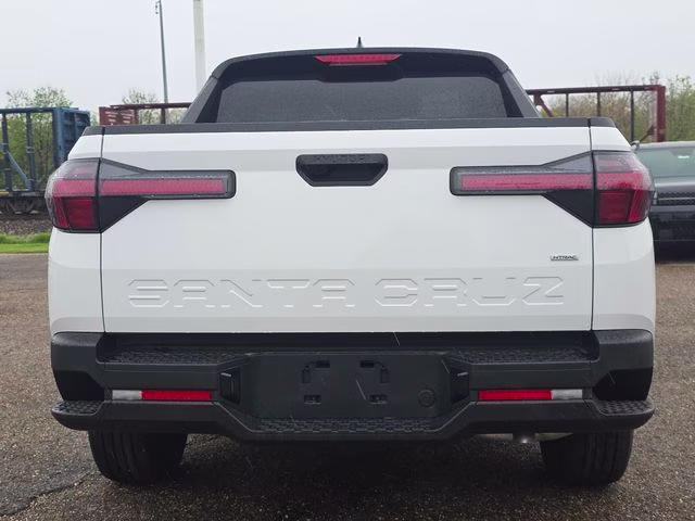 2026 Atlas White Hyundai Santa Cruz SE AWD Truck