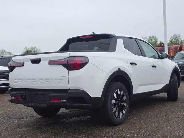 2026 Atlas White Hyundai Santa Cruz SE AWD Truck