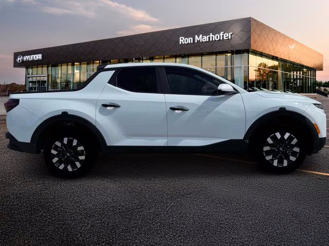 2026 Atlas White Hyundai Santa Cruz SE AWD Truck