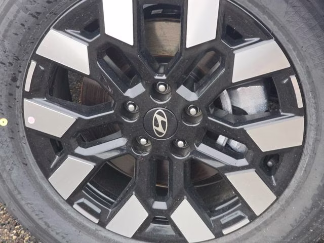 2026 Atlas White Hyundai Santa Cruz SE AWD Truck