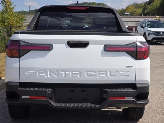 2026 Atlas White Hyundai Santa Cruz SEL AWD Truck