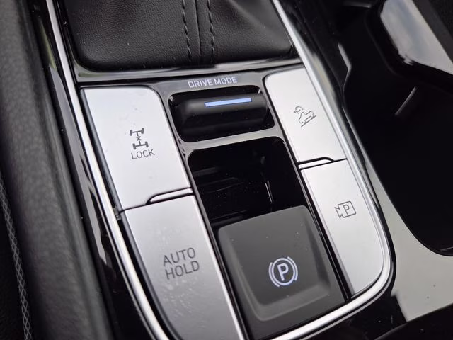 2026 Atlas White Hyundai Santa Cruz Limited AWD Truck