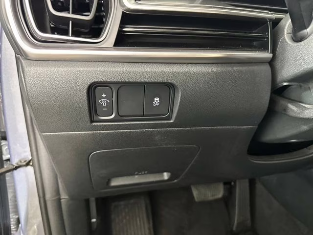 2025 Everlasting Silver Kia Sorento LX FWD SUV