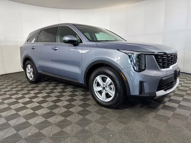 2025 Everlasting Silver Kia Sorento LX FWD SUV