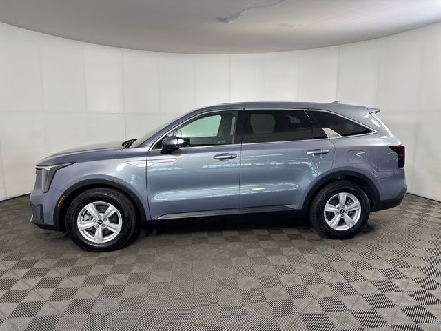 2025 Everlasting Silver Kia Sorento LX FWD SUV