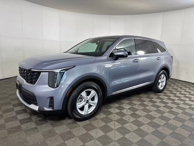 2025 Everlasting Silver Kia Sorento LX FWD SUV