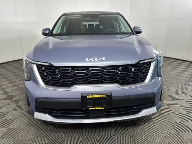 2025 Everlasting Silver Kia Sorento LX FWD SUV