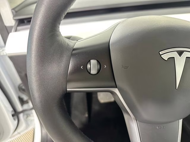 2021 Pearl White Multi-Coat Tesla Model Y Standard Range RWD SUV