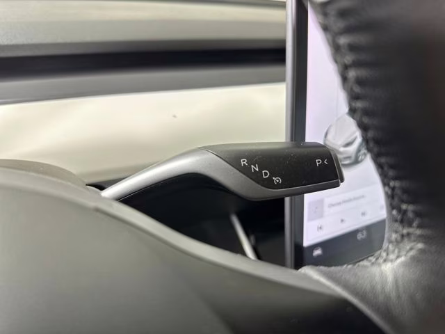 2021 Pearl White Multi-Coat Tesla Model Y Standard Range RWD SUV