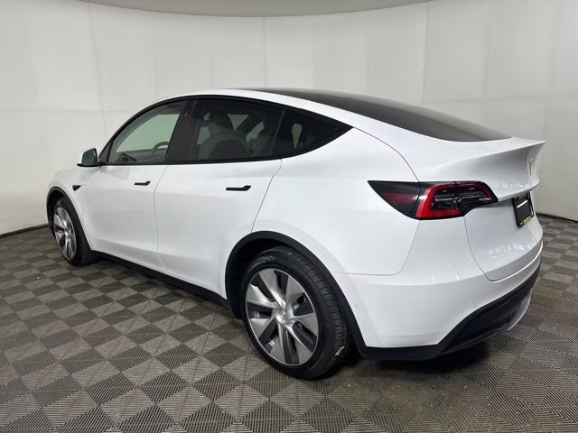 2021 Pearl White Multi-Coat Tesla Model Y Standard Range RWD SUV
