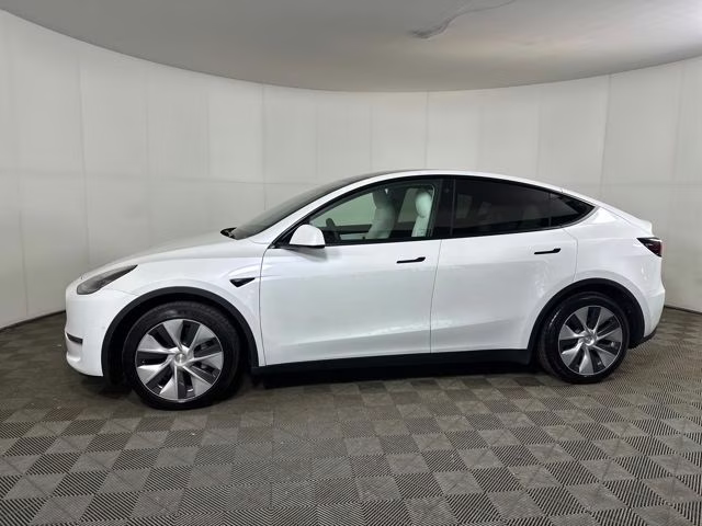 2021 Pearl White Multi-Coat Tesla Model Y Standard Range RWD SUV