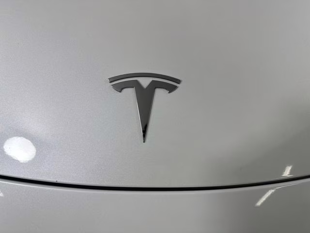 2021 Pearl White Multi-Coat Tesla Model Y Standard Range RWD SUV