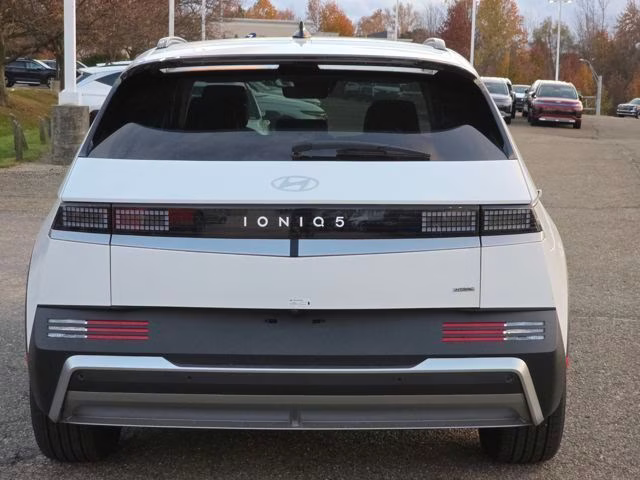 2025 Atlas White Hyundai IONIQ 5 SEL AWD SUV