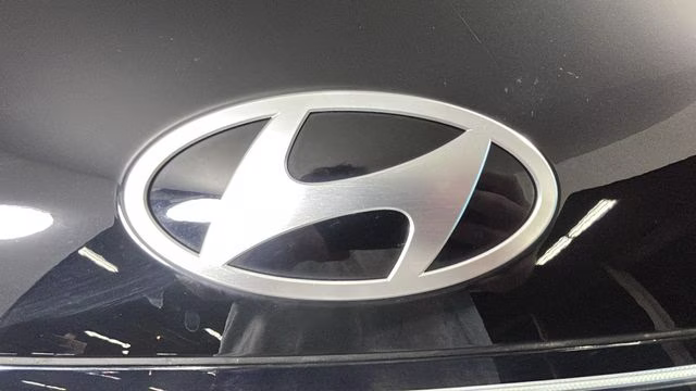 2024 Abyss Black Pearl Hyundai Kona SE AWD SUV