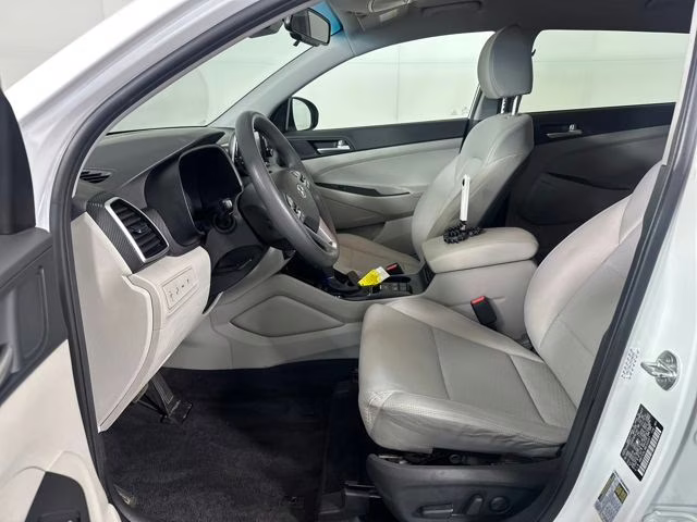 2021 White Cream Hyundai Tucson SEL FWD SUV