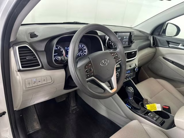2021 White Cream Hyundai Tucson SEL FWD SUV