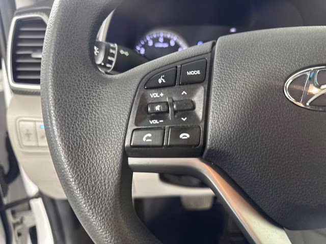 2021 White Cream Hyundai Tucson SEL FWD SUV