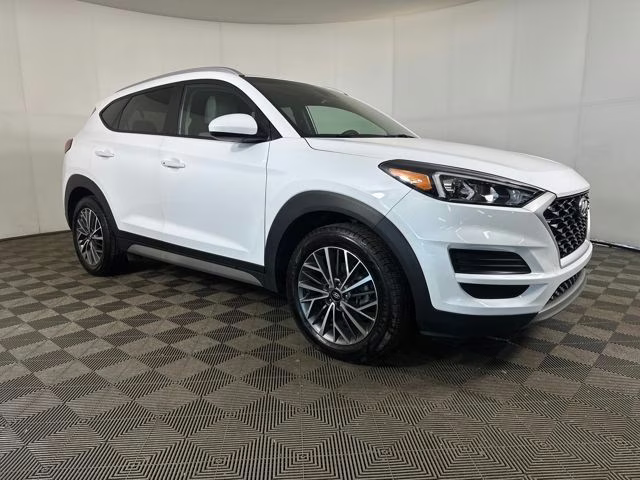 2021 White Cream Hyundai Tucson SEL FWD SUV