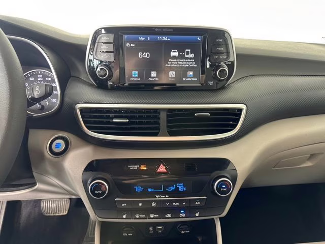 2021 White Cream Hyundai Tucson SEL FWD SUV
