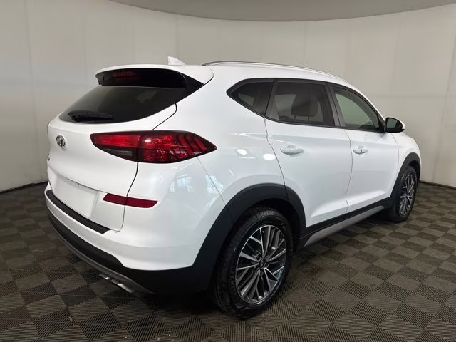 2021 White Cream Hyundai Tucson SEL FWD SUV