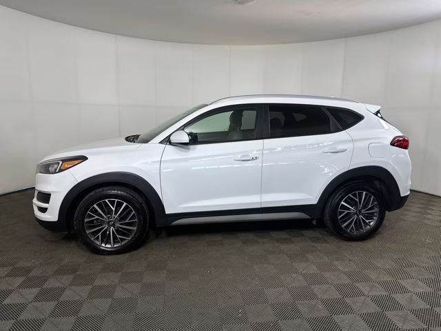 2021 White Cream Hyundai Tucson SEL FWD SUV