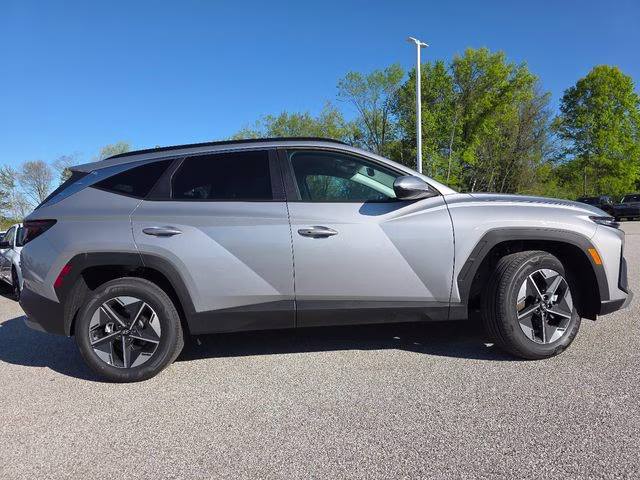2026 Shimmering Silver Hyundai Tucson Hybrid SEL AWD SUV