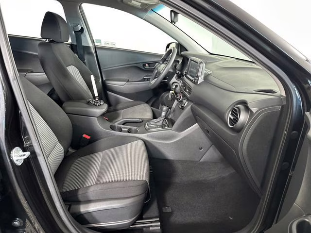 2019 Ultra Black Pearl Hyundai Kona SE AWD SUV