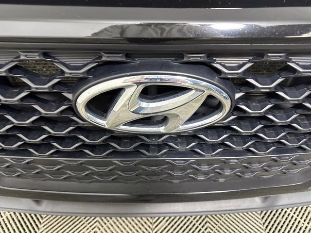 2019 Ultra Black Pearl Hyundai Kona SE AWD SUV