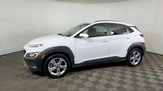 2023 Lunar White Hyundai Kona SEL AWD SUV