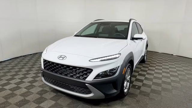 2023 Lunar White Hyundai Kona SEL AWD SUV