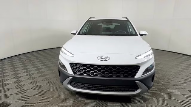 2023 Lunar White Hyundai Kona SEL AWD SUV