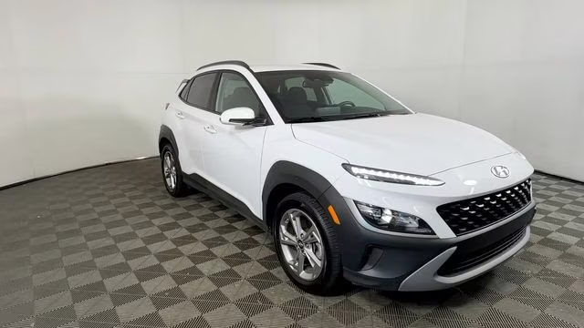 2023 Lunar White Hyundai Kona SEL AWD SUV