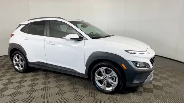 2023 Lunar White Hyundai Kona SEL AWD SUV