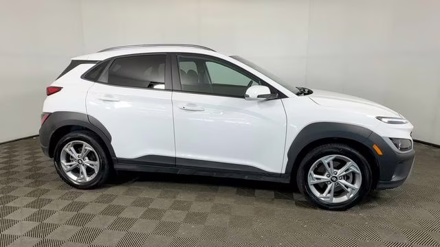 2023 Lunar White Hyundai Kona SEL AWD SUV