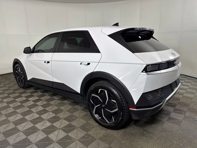 2024 Atlas White Hyundai IONIQ 5 SE RWD SUV