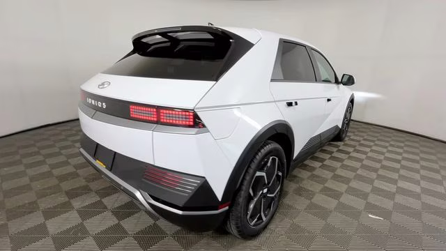 2024 Atlas White Hyundai IONIQ 5 SEL RWD SUV