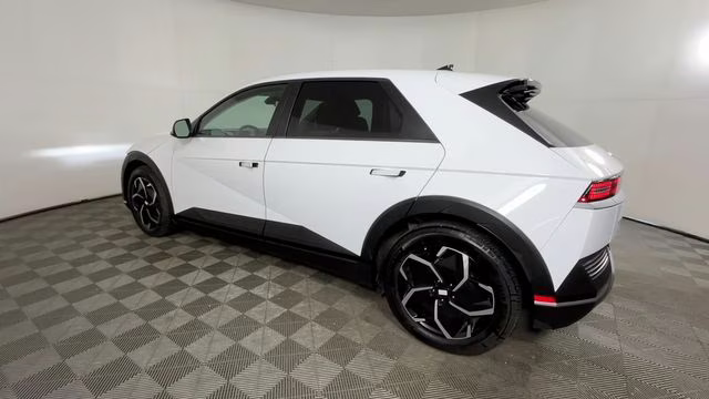 2024 Atlas White Hyundai IONIQ 5 SEL RWD SUV