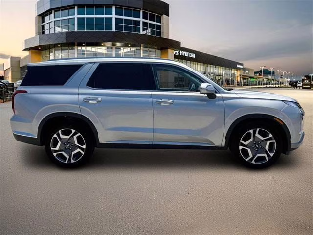 2025 Typhoon Silver Hyundai Palisade Limited AWD SUV