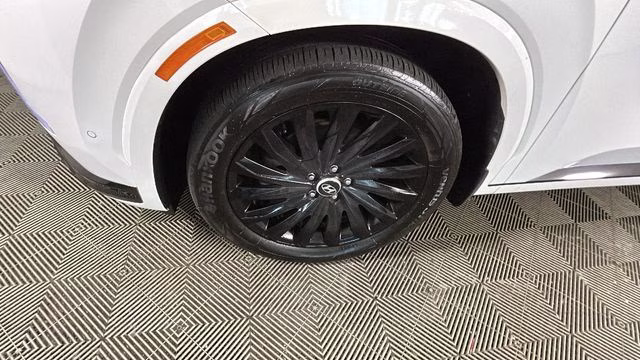 2024 Hyper White Hyundai Palisade Calligraphy Night Edition AWD SUV