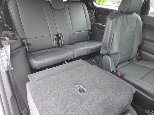 2026 Creamy White Pearl Hyundai Palisade Hybrid SEL AWD SUV