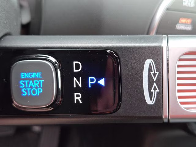2026 Creamy White Pearl Hyundai Palisade Hybrid SEL AWD SUV