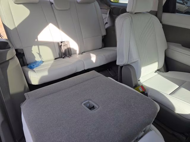 2026 Creamy White Pearl Hyundai Palisade Hybrid SEL AWD SUV
