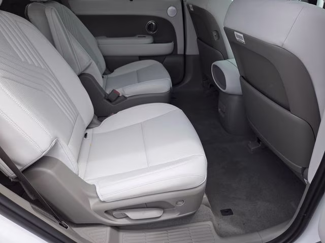 2026 Creamy White Pearl Hyundai Palisade Hybrid SEL AWD SUV