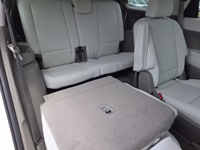 2026 Creamy White Pearl Hyundai Palisade Hybrid SEL AWD SUV