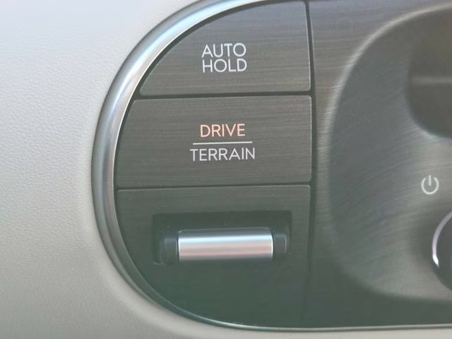 2026 Creamy White Pearl Hyundai Palisade Hybrid SEL AWD SUV