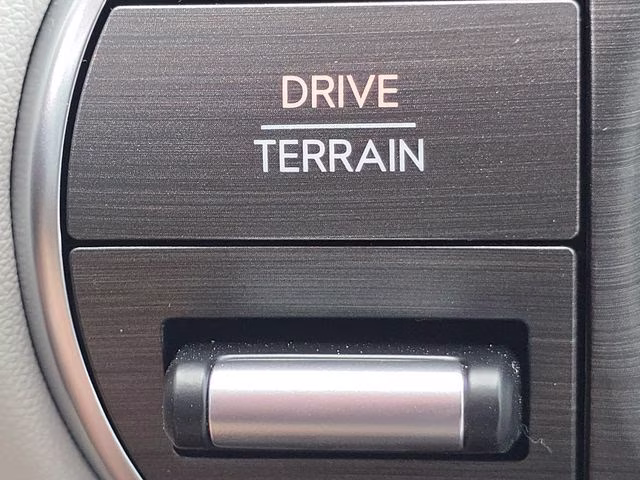 2026 Creamy White Pearl Hyundai Palisade SEL Premium AWD SUV