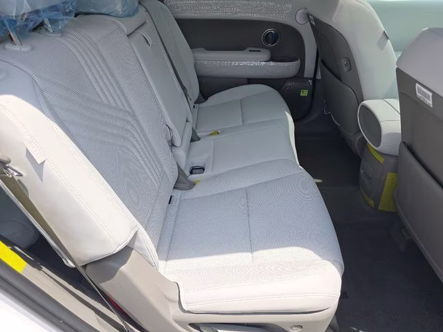 2026 Creamy White Pearl Hyundai Palisade SEL Premium AWD SUV