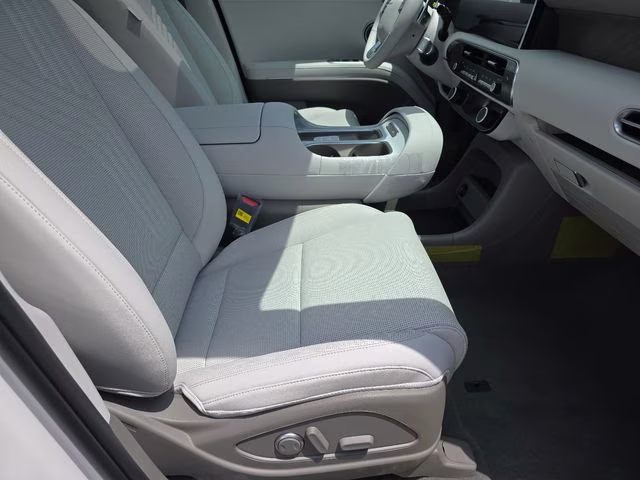 2026 Creamy White Pearl Hyundai Palisade SEL Premium AWD SUV