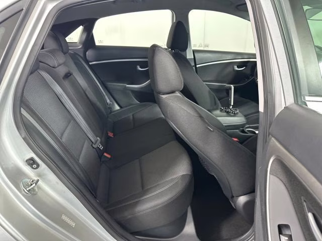 2017 Symphony Air Silver Hyundai Elantra GT Base FWD Hatchback