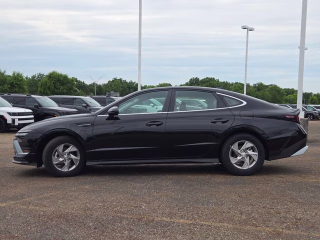 2026 Abyss Black Hyundai Sonata SE FWD Sedan